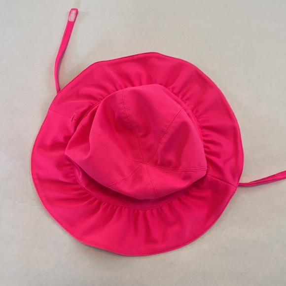 Tucker +Tate swim hat - Picture 3 of 5